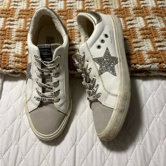 Vintage Havana White and Gray Women's Sneakers - Picture 5 of 7